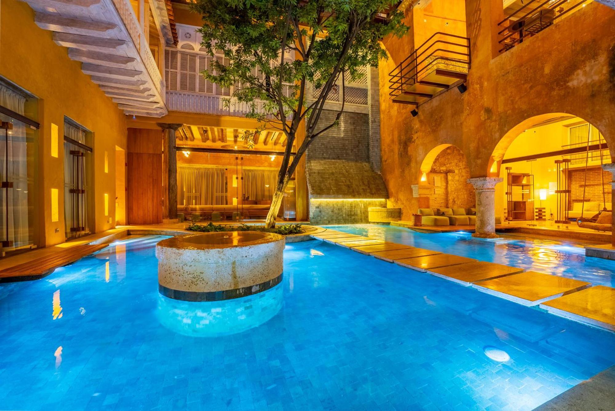 Casa Pombo Hotel 5*