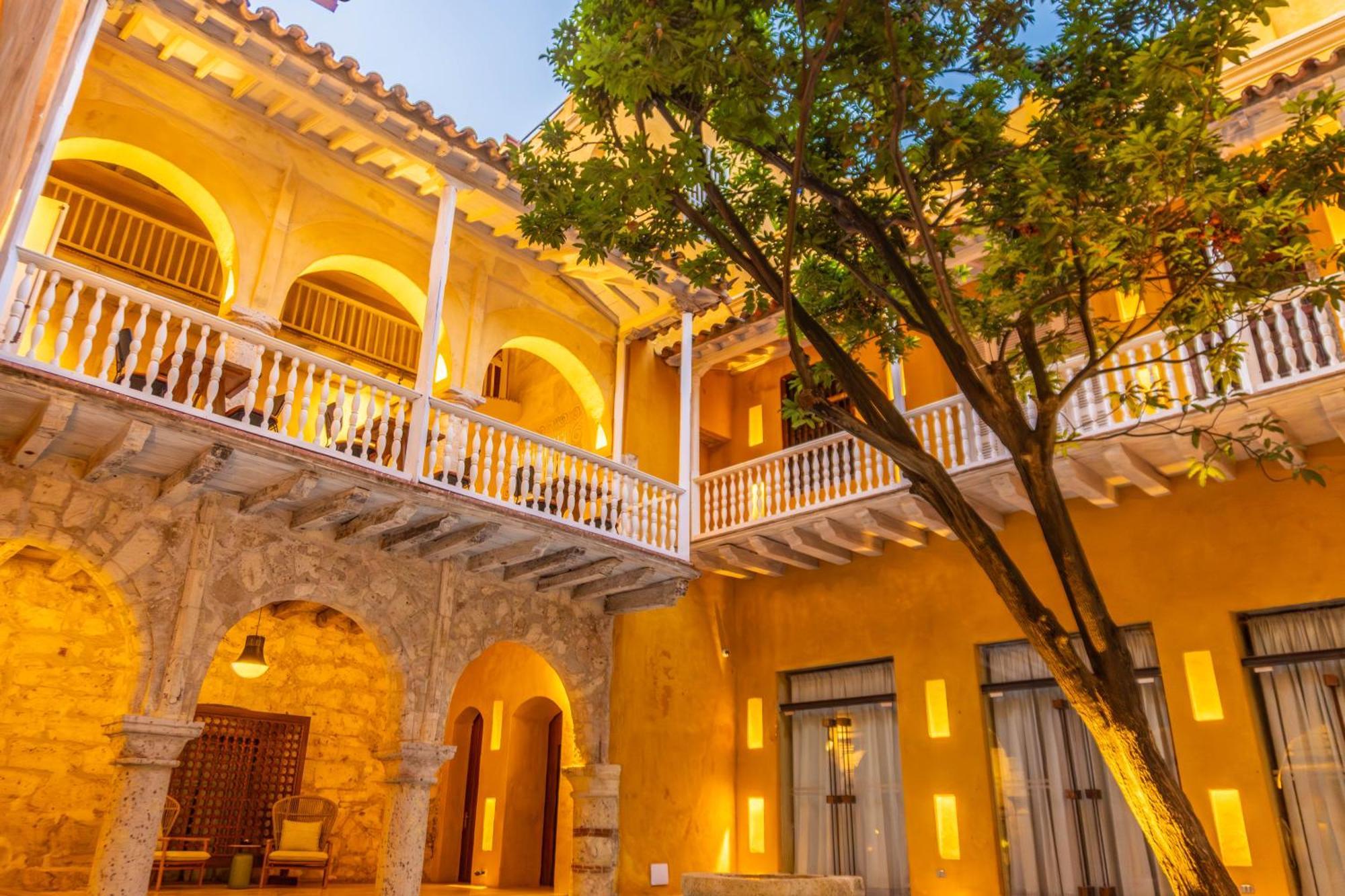 Hotel Casa Pombo 5*